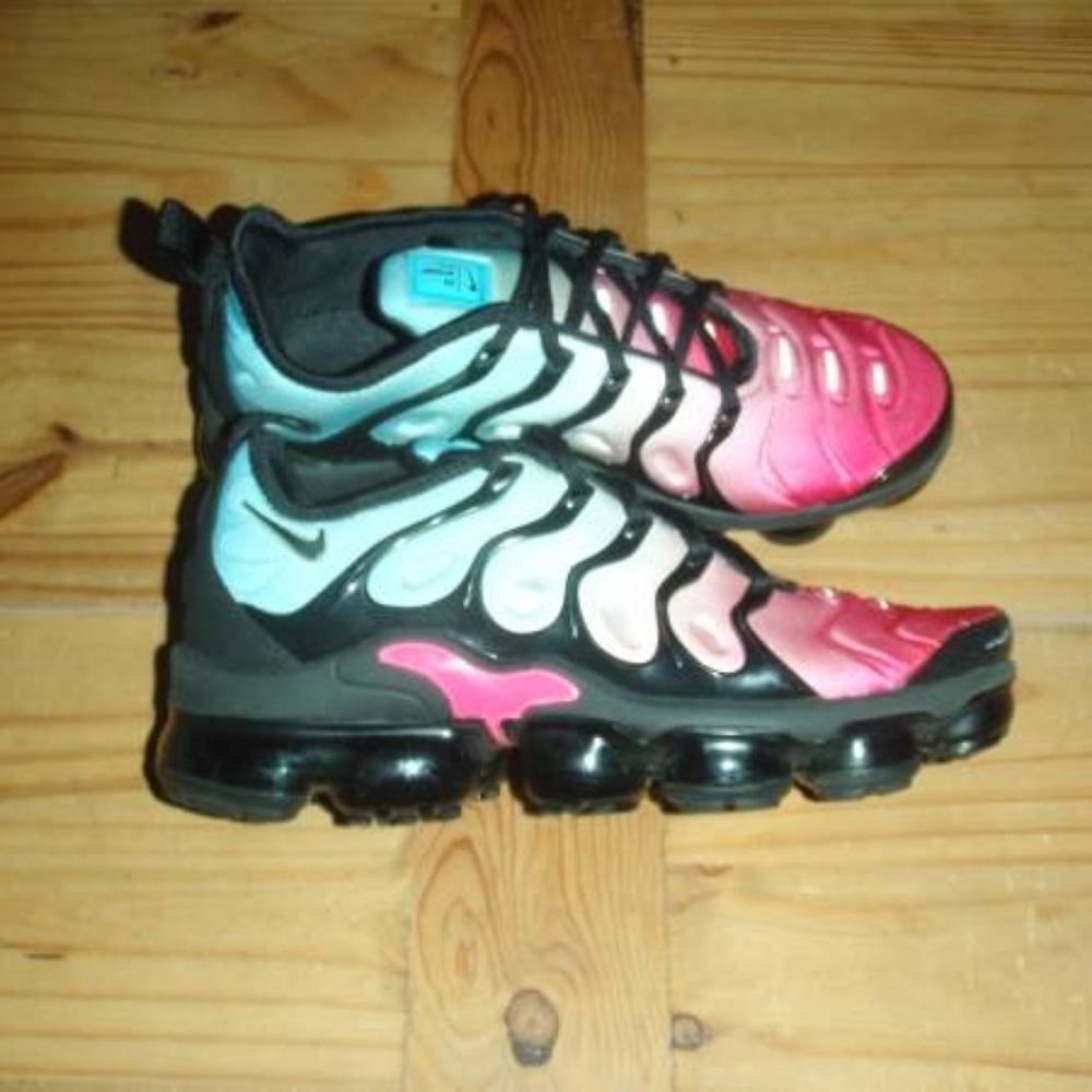 Nike Air VaporMax Plus - Miami Nights - Women's Size 7.5